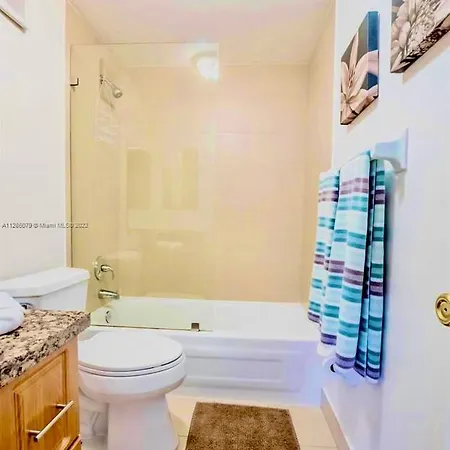 Amazing Condo 5 Minute Walk To The Beach! Miami Beach Exterior photo