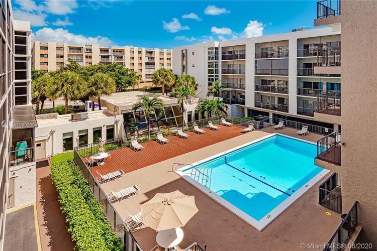Apartment Amazing 5 Minute Walk To The Beach!