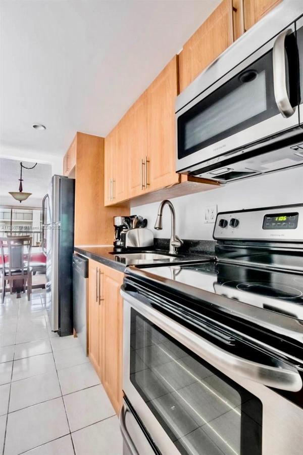Amazing 5 Minute Walk To The Beach! Apartment