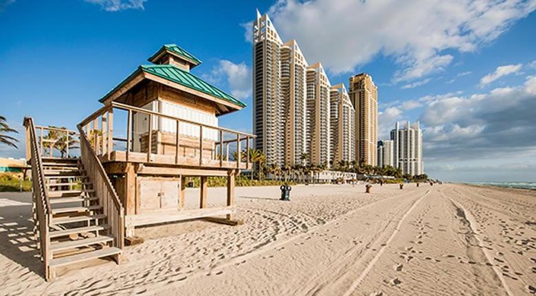 Amazing 5 Minute Walk To The Beach! Apartment *
