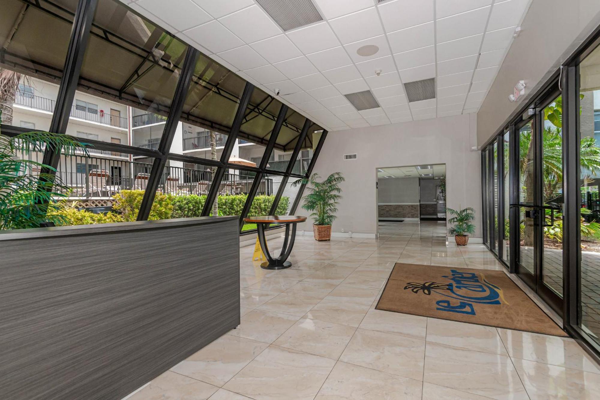 Apartment Amazing 5 Minute Walk To The Beach! *